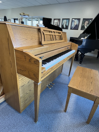 1992 Yamaha M302 oak console piano and bench - Upright - Console Pianos